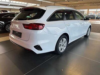 Kia CEED SW 1.5 T-GDI DCT7 Vision NAV Komfort