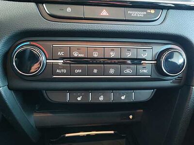 Kia CEED 1.5T 140 DCT7 Spirit TEC LEDER