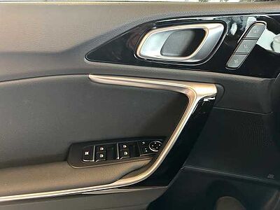 Kia CEED SW 1.5T DCT7 GTL TEC LEDER GD 18Z