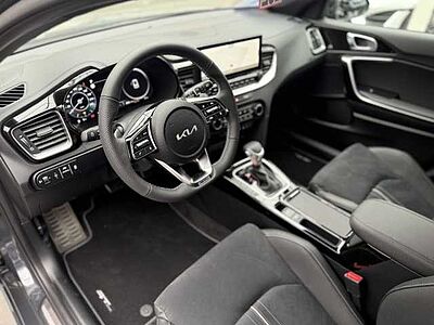 Kia CEED 1.5T DCT7 GTL TEC LEDER GD 18Z