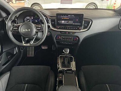 Kia CEED 1.5T DCT7 GTL TEC LEDER 18Z