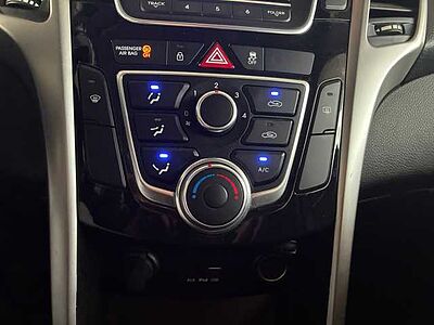 Hyundai i30 1.4 Classic blue