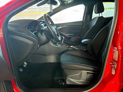 Ford Focus 1.5 EcoBoost ST-Line Bi-Xenon Navi