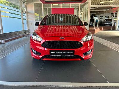 Ford Focus 1.5 EcoBoost ST-Line Bi-Xenon Navi