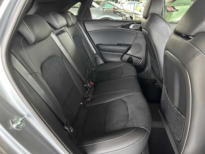 Kia CEED 1.5T DCT7 GTL TEC LEDER 18Z